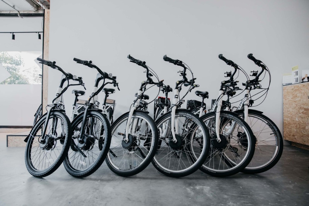 Zoomo bikes in a line